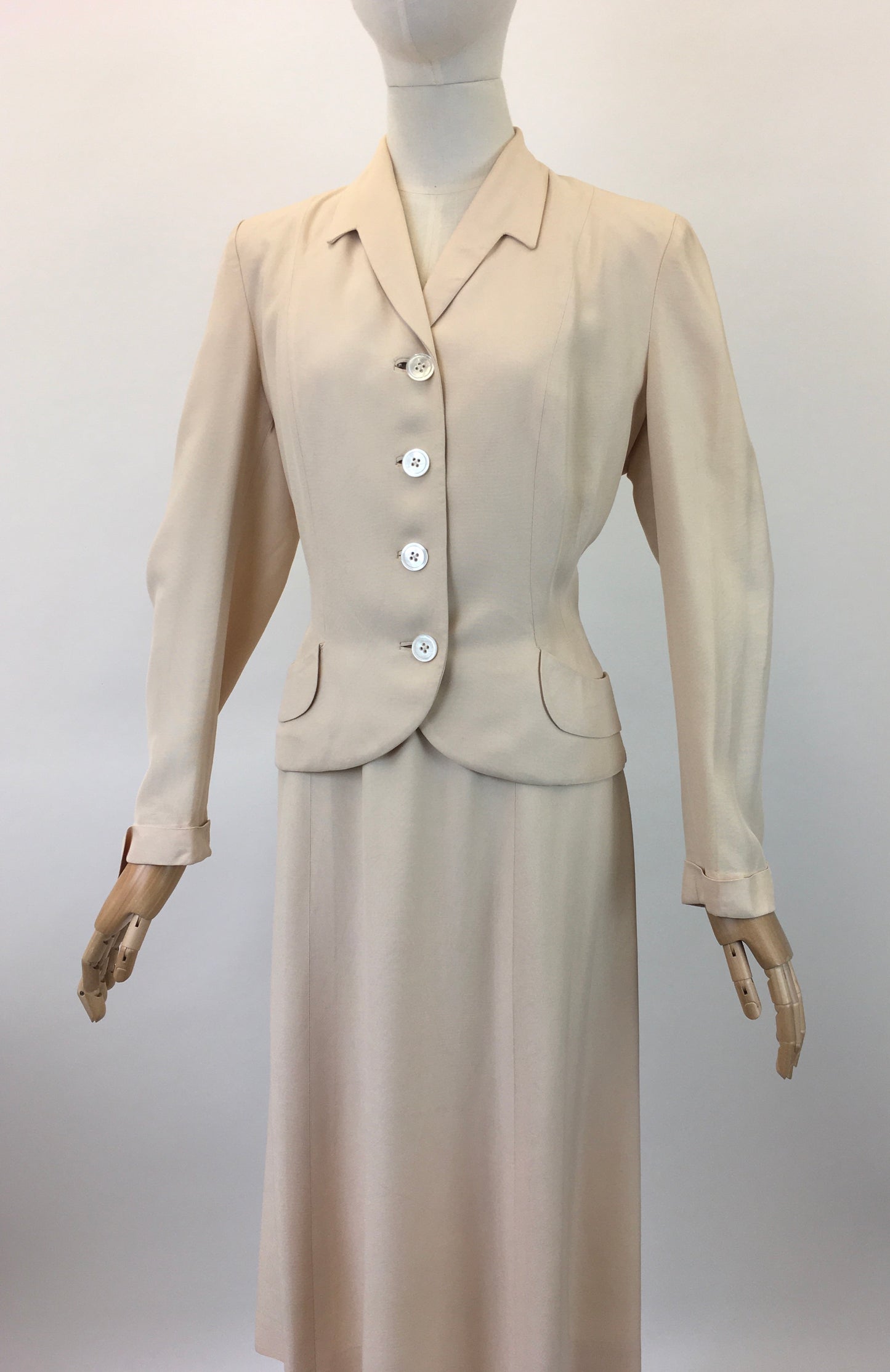 Original 1940's Stunning 2pc Suit - In A Warming Cream With Lovley Details