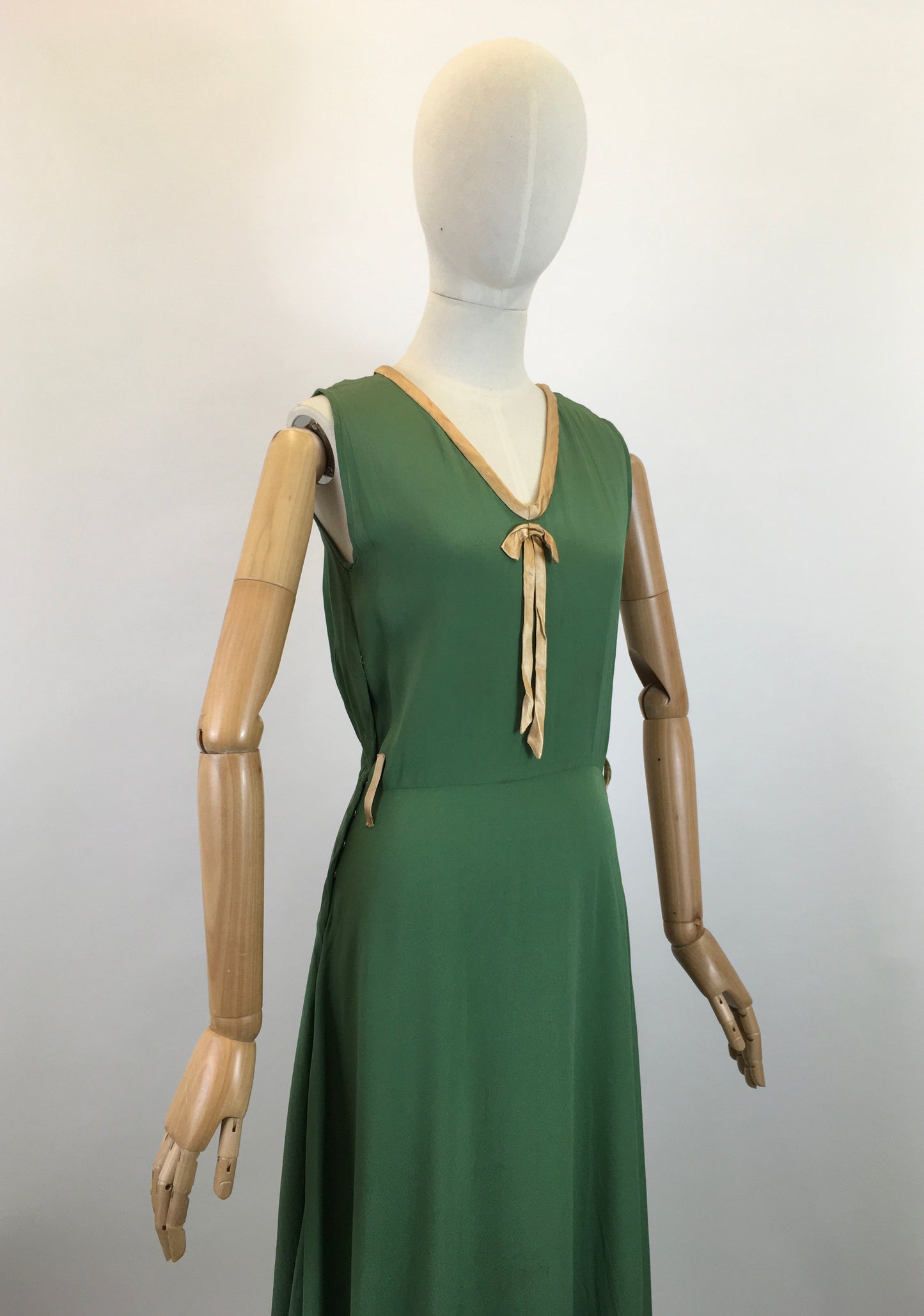 Original 1930's Darling Evening Dress - In Deco Green With Gold Trim