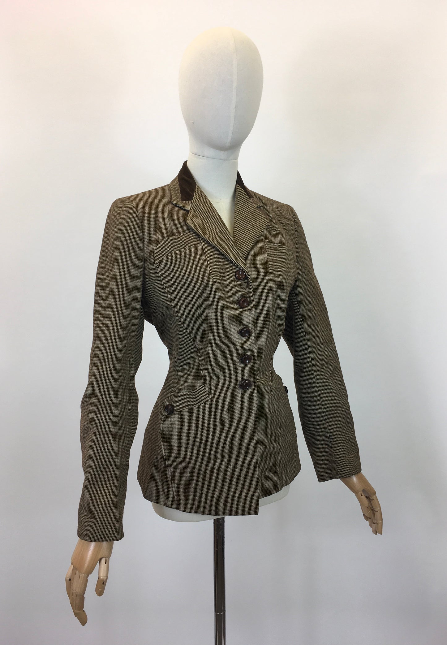 Original 1940's Fabulous Dogtooth Jacket in Chocolate Brown - With a Contrast Velvet Trim