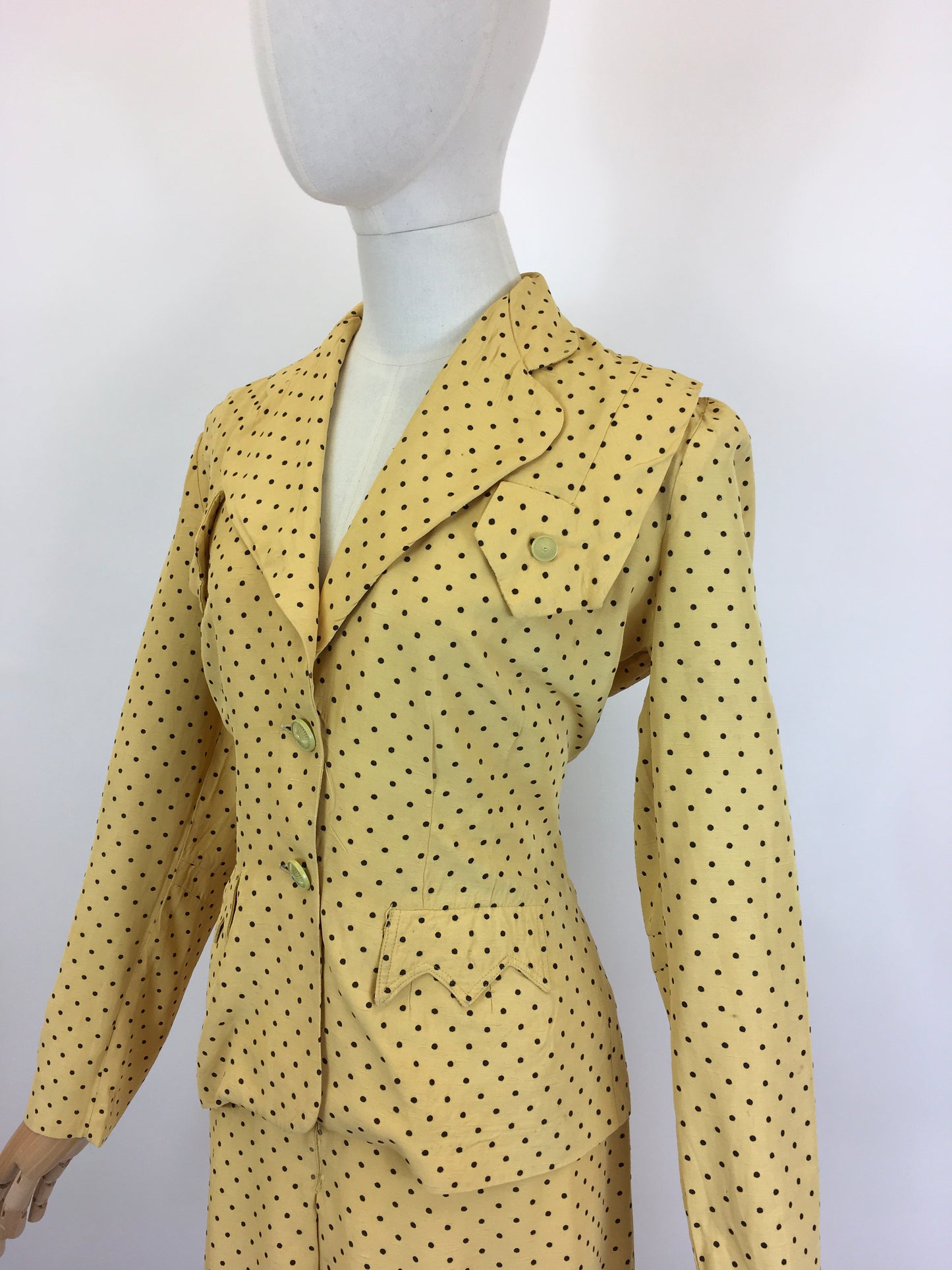 Original 1940's Sublime 2pc Summer Suit by ' New York Creations' - In A Primrose Yellow & Warm Brown Polka Dot