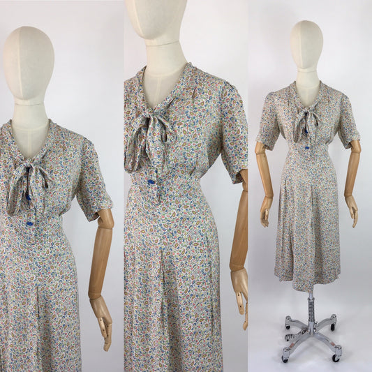 Original 1940s Summer Day Dress - In a Beautiful Floral and Paisley Print