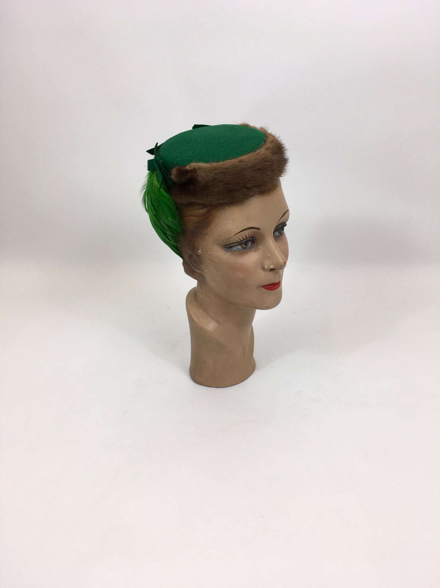 Original 1940's Stunning Head Piece - In Bottle Green Felt with Bow Trims, Fur Trim & Feather Backplate