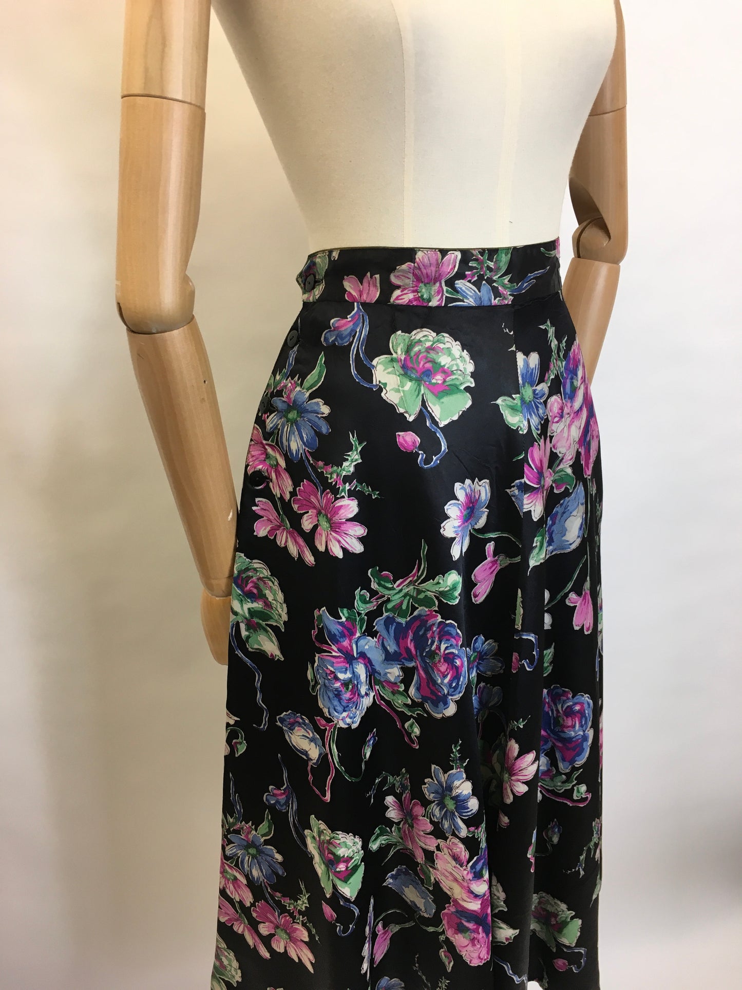 Original late 1940's Floral Silk Skirt - Lovely Dancing Skirt with lots of Movement