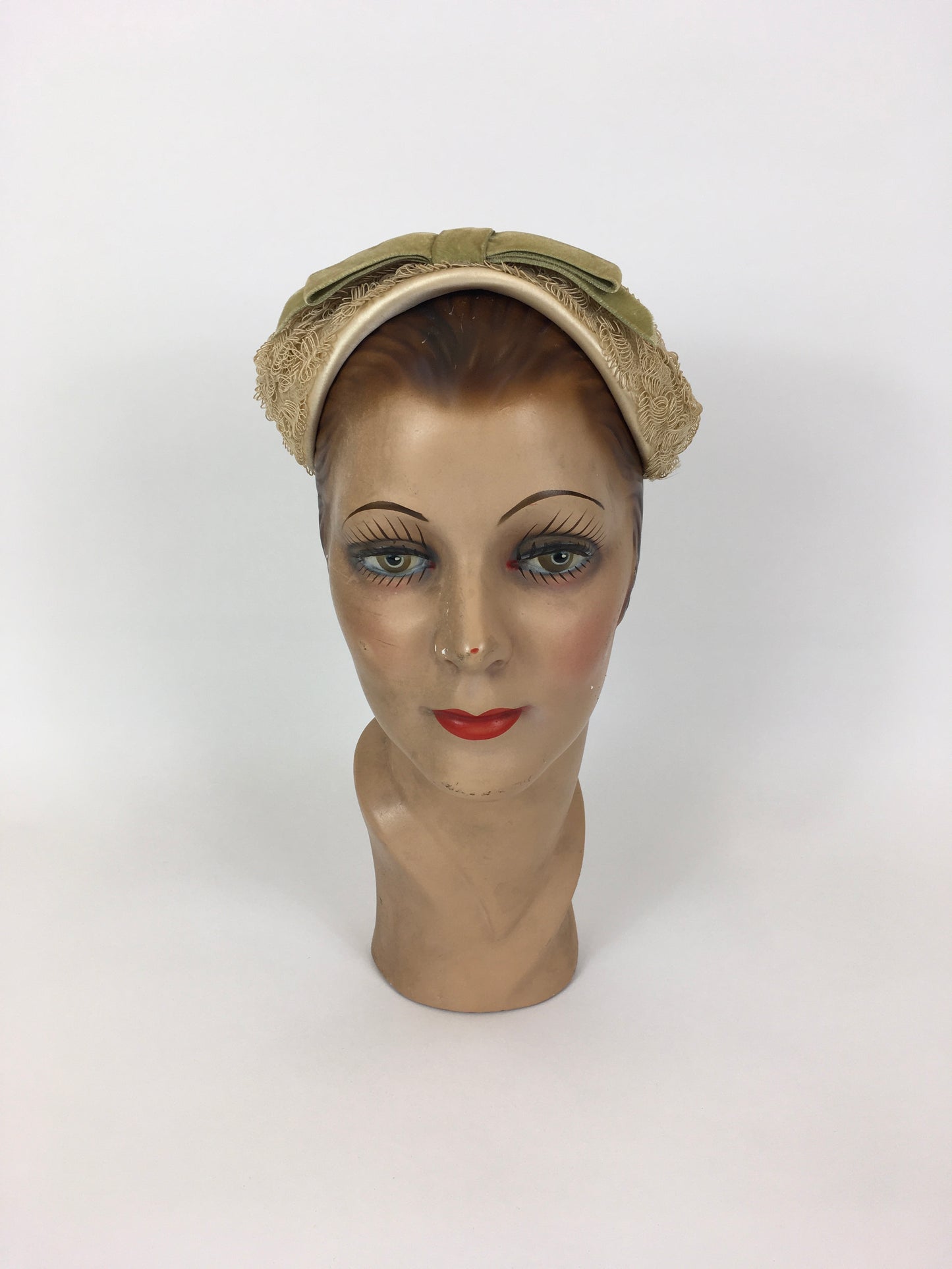 Original 1950’s Darling Headpiece - In A Soft Straw Colour with Contrast Rich Green Velvet Bow Detailing
