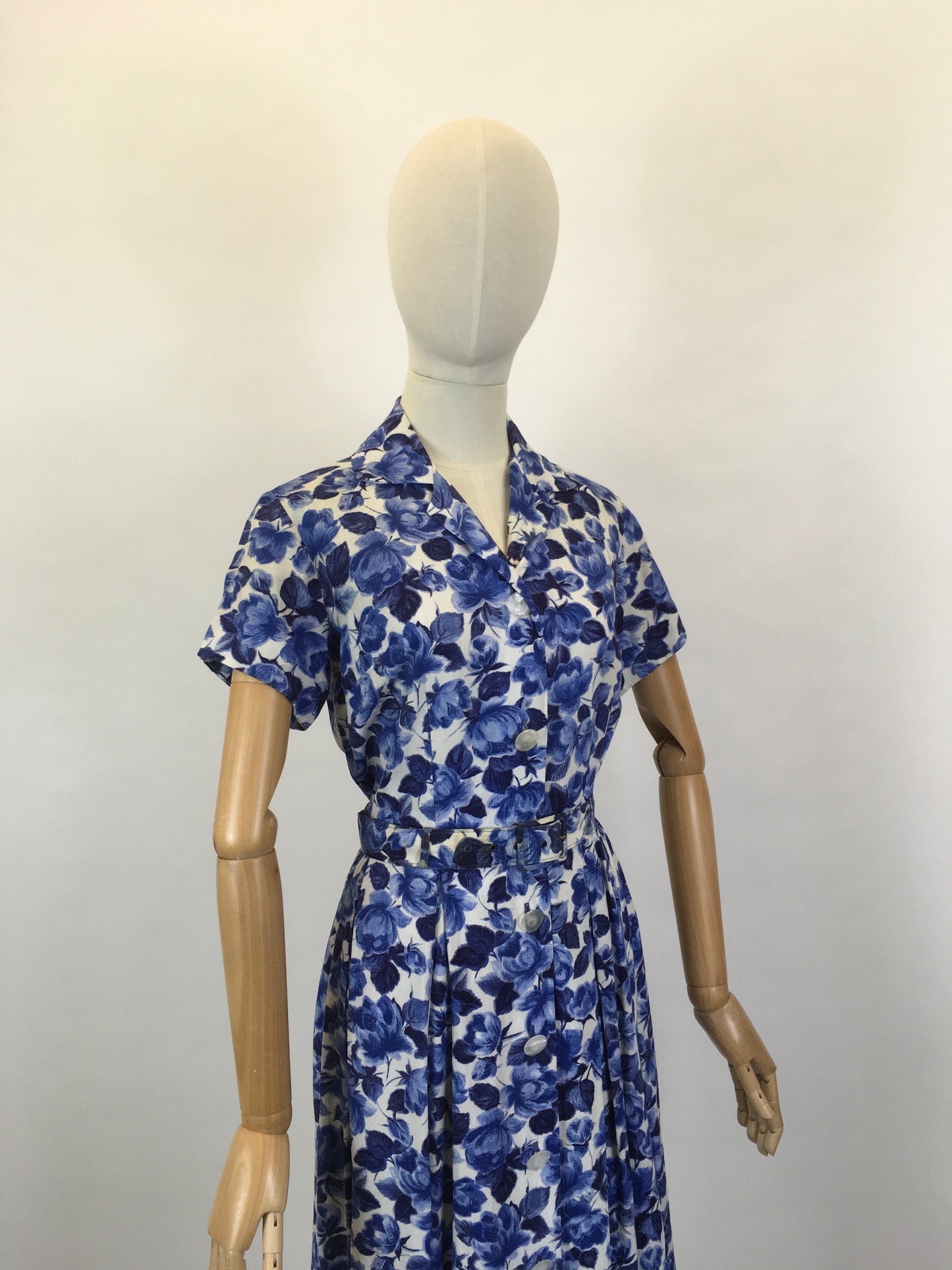 Original 1950’s Cute ‘ St.Michael ‘ Day Dress - In A Lovely Blue & White Floral Cotton