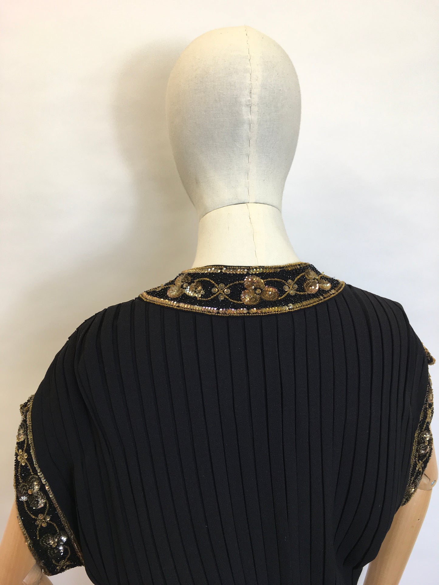 Original 1940’s Double Dinner Plate Label Blouse - Amazing Beadwork and Pleating