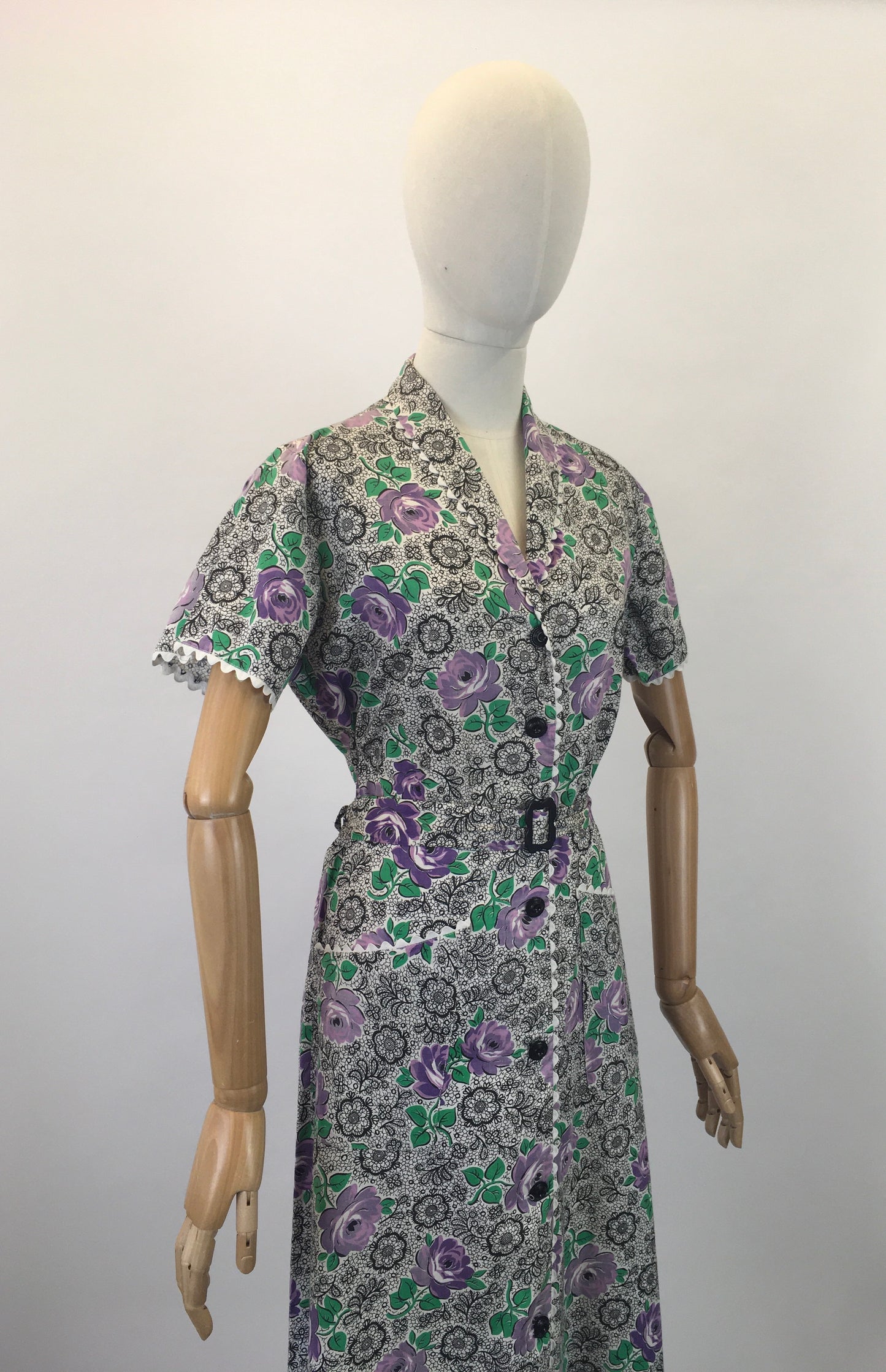 Original 1940's Darling Cotton Day Dress by ' Beverly Dee Frocks' - In A Lovely Purple, Green & Black Floral