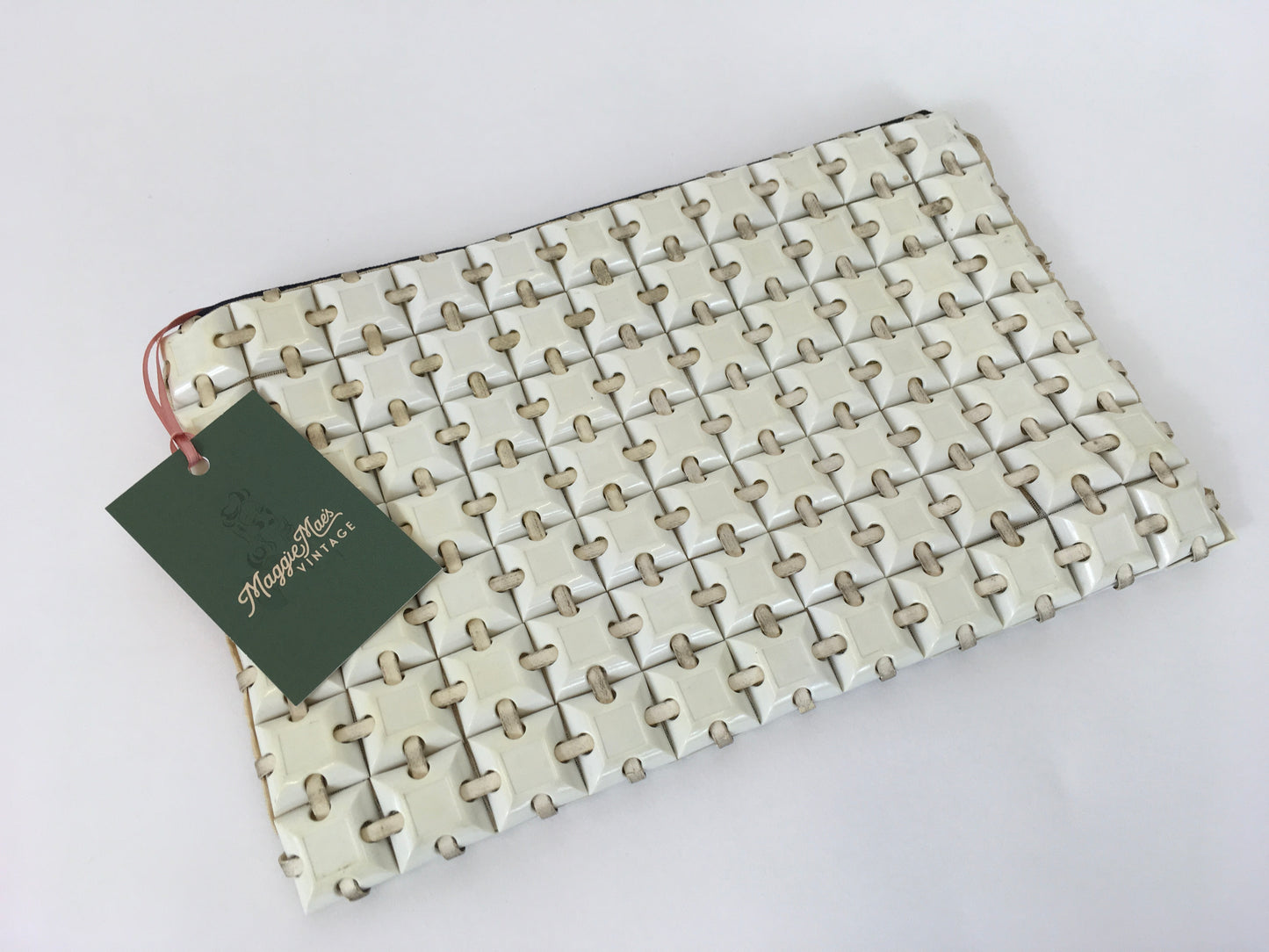 Original 1940s Ivory ‘ Plastiflex’ Clutch Handbag - An Iconic Piece For Any  Collection