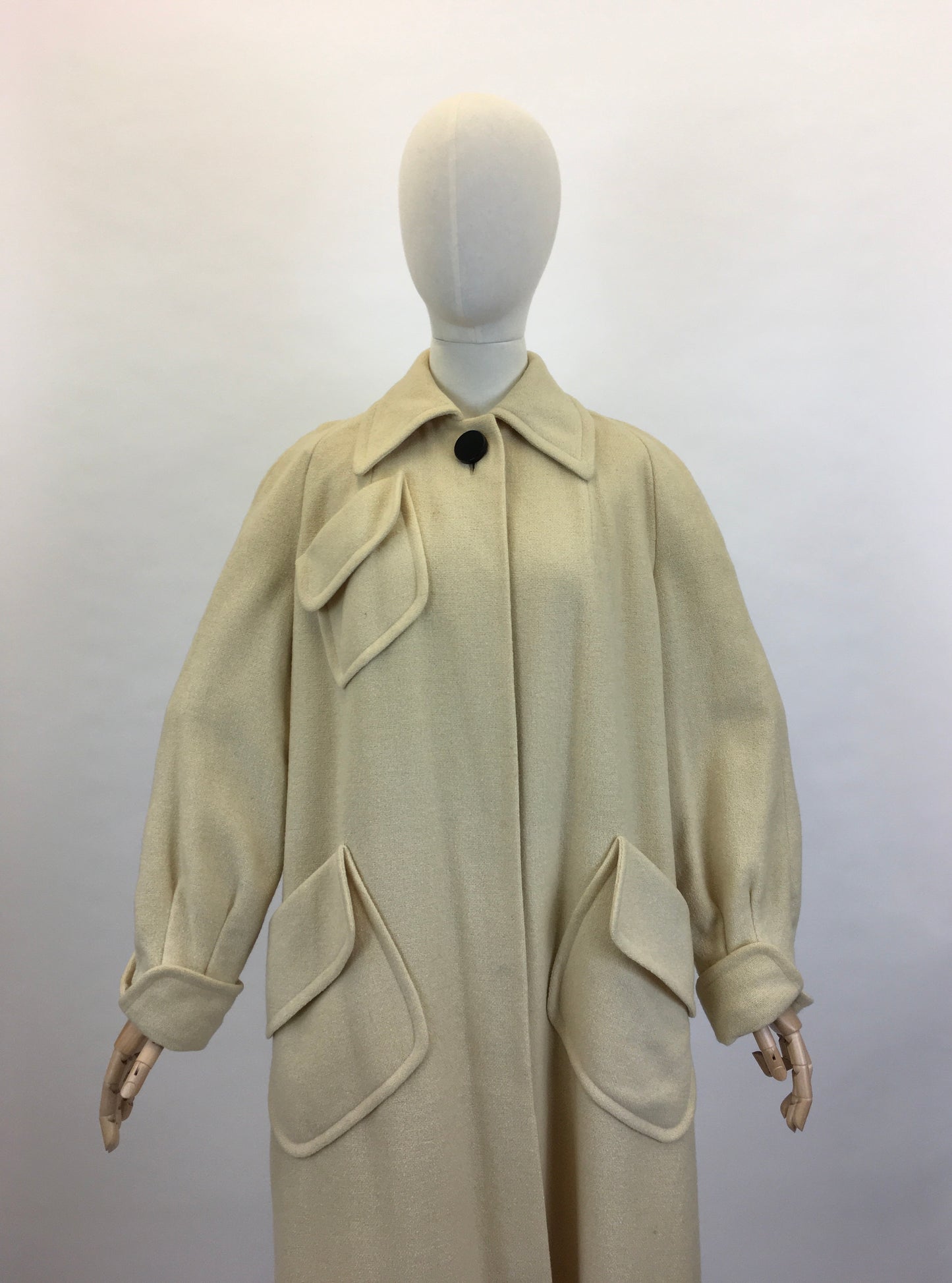 Original 1940’s STUNNING Cream Woollen Coat - With The Most Fabulous Shape & Detailing