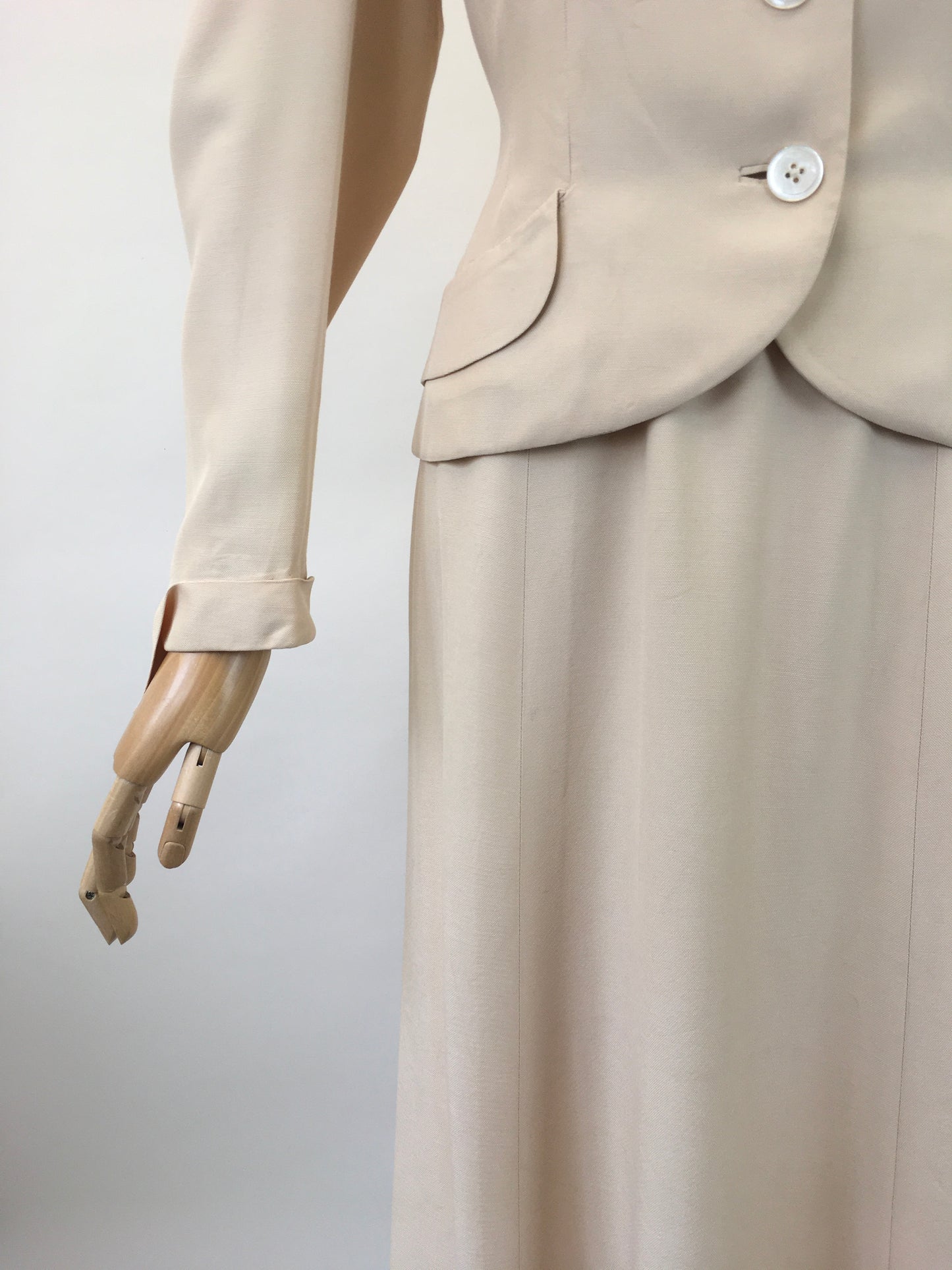 Original 1940's Stunning 2pc Suit - In A Warming Cream With Lovley Details