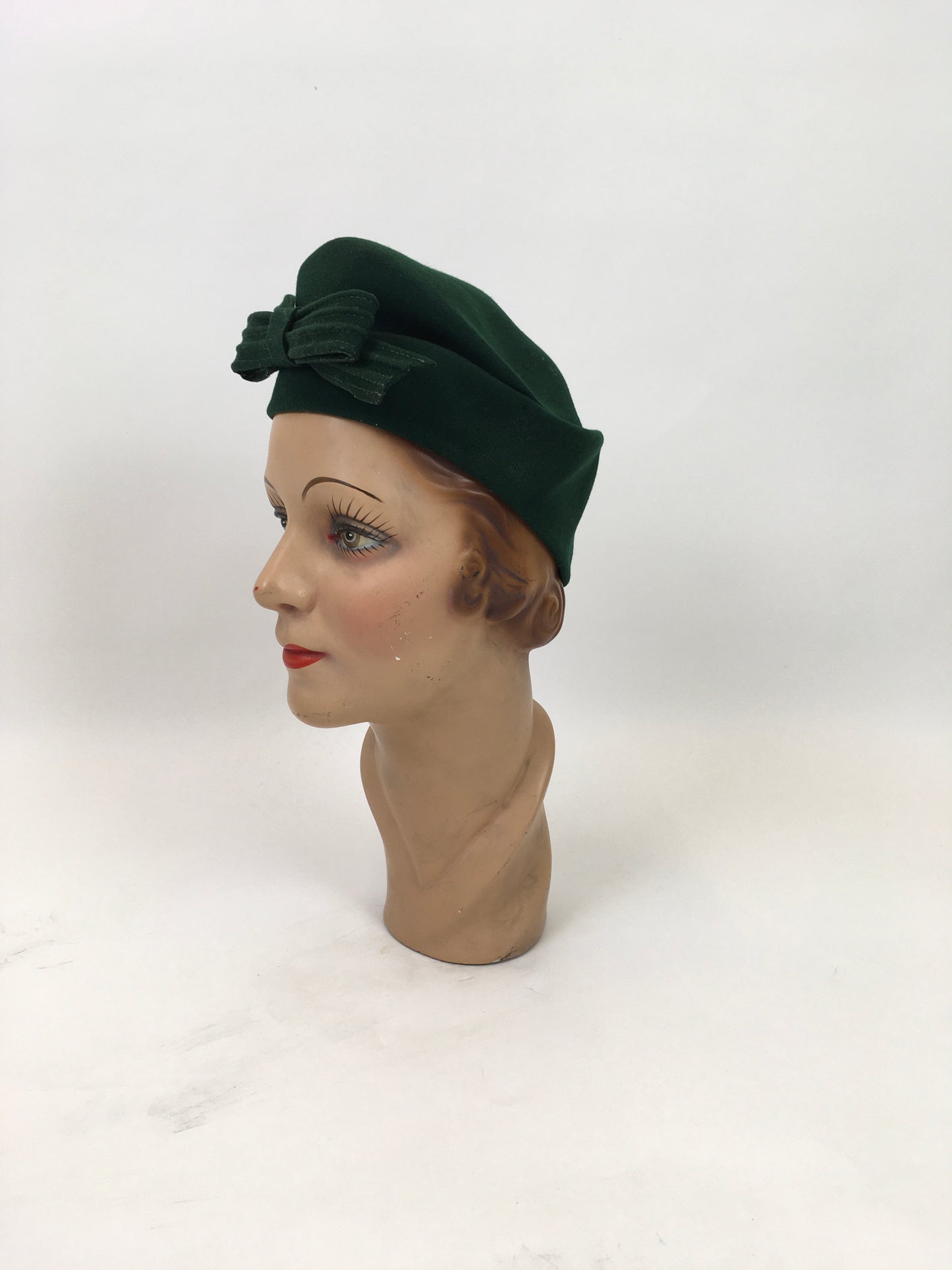 Original 1940's Stunning Hat - In A Bottle Green with Bow Accent