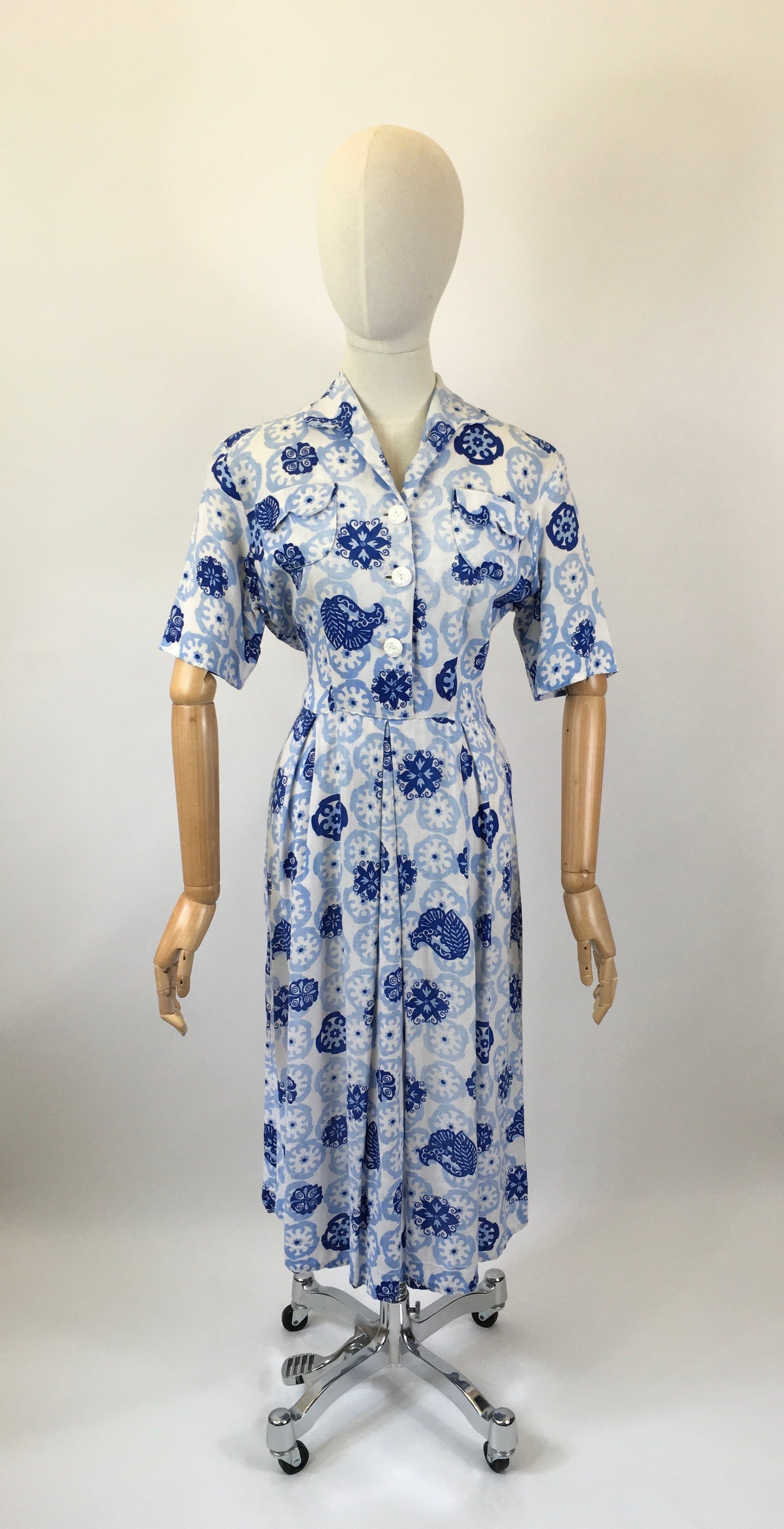 Original 1940's Stunning Day Dress - In A Beautiful Moygashol Linen in Navy and Powder Blue