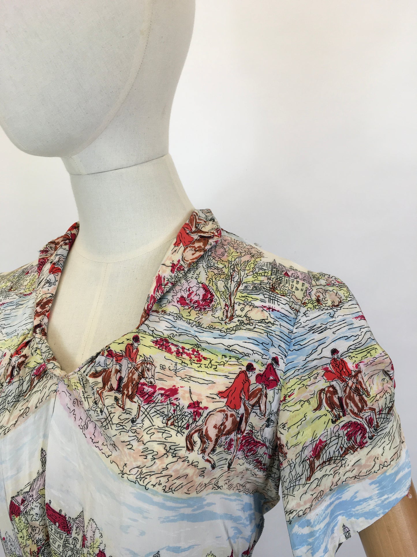 Original 1940’s Silk Novelty Print Dress - With Fabulous Colourings and Details