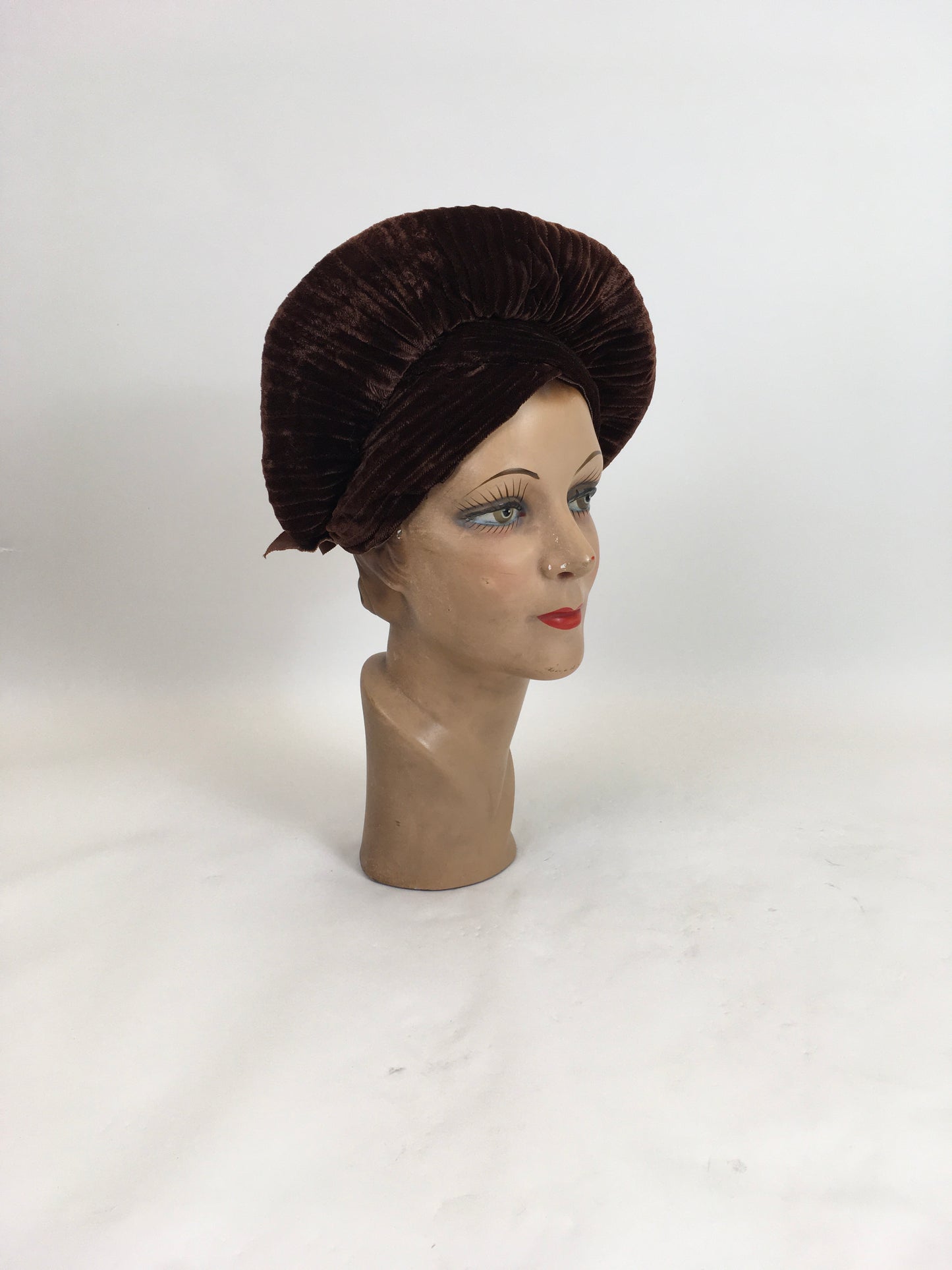 Original 1940's SENSATIONAL Halo Hat - In A Divine Chocolate Brown Silk Velvet With Grosgrain Bow