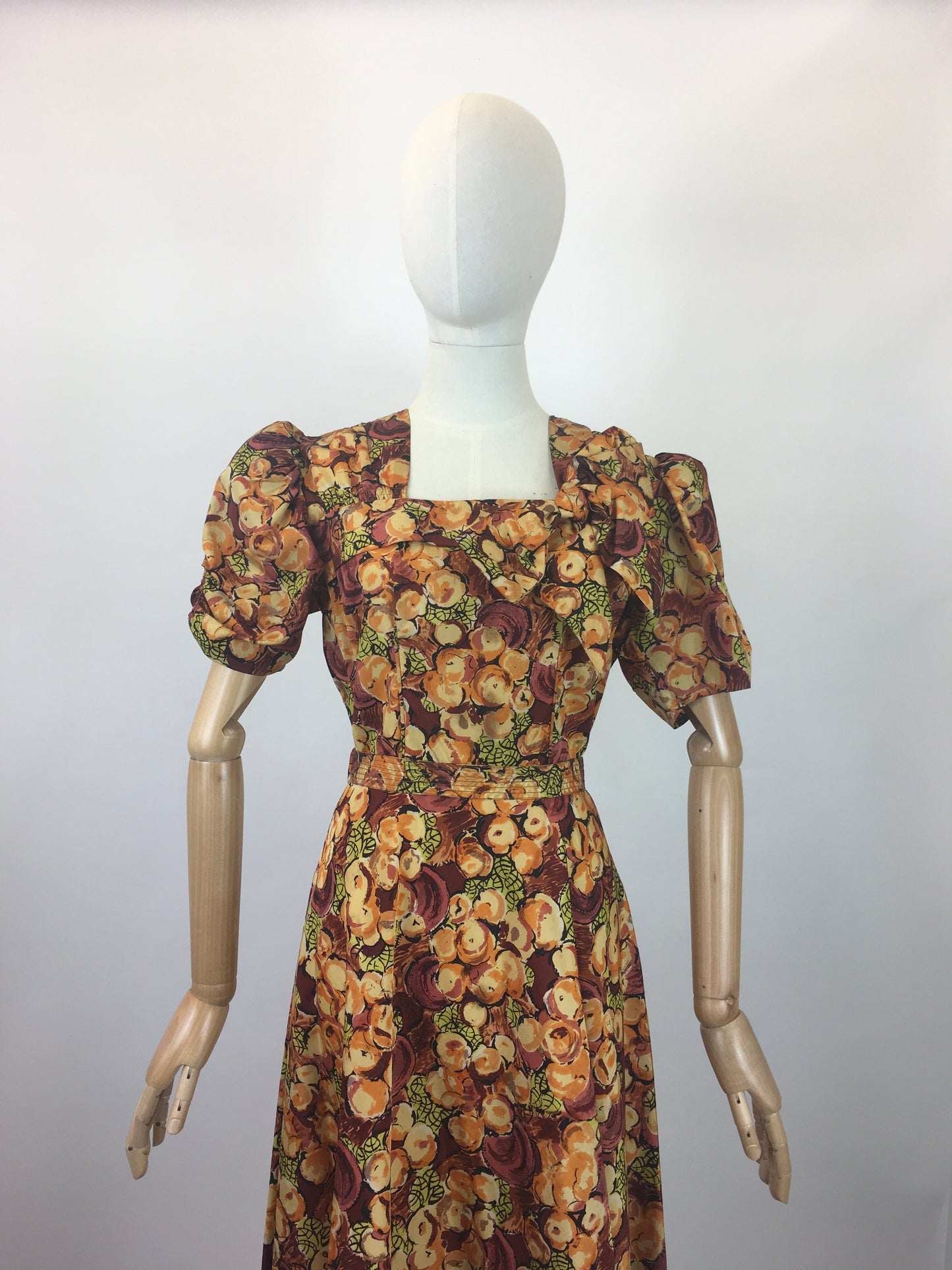 Original 1940’s Double 11 Dinner Plate Label Gown - In Beautiful Tones of Autumnal Hues
