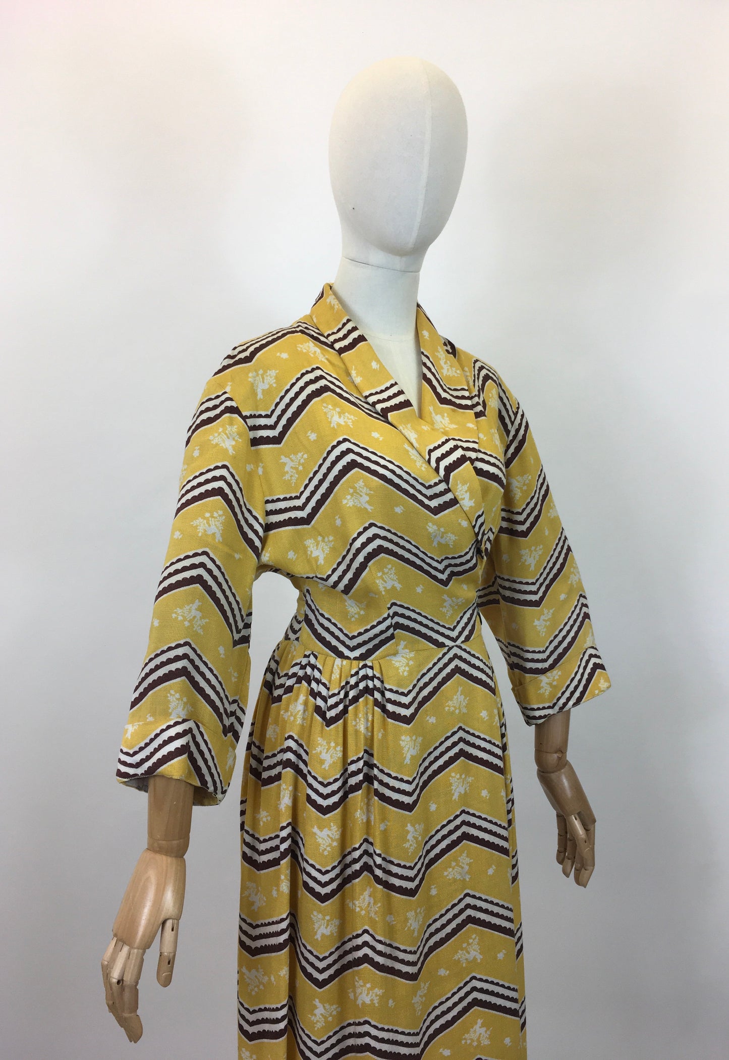 Original 1940's Sensational CC41 Moygashol Linen Novelty Print Dress - In Chocolate Brown, Cream and Mustard