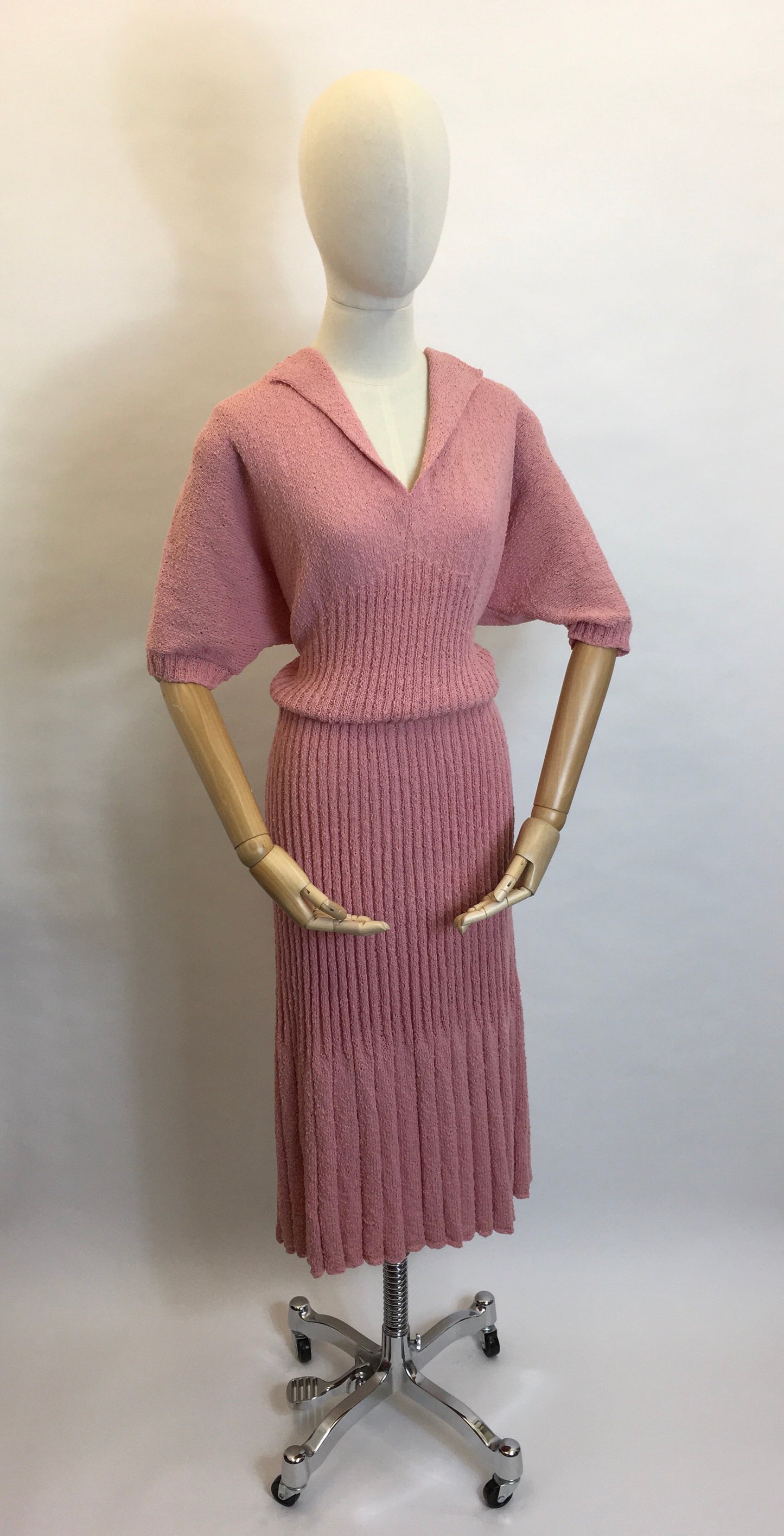 Original Late 1940’s Early 1950’s VOLUP Knitted Dress - Gorgeous Rose Pink