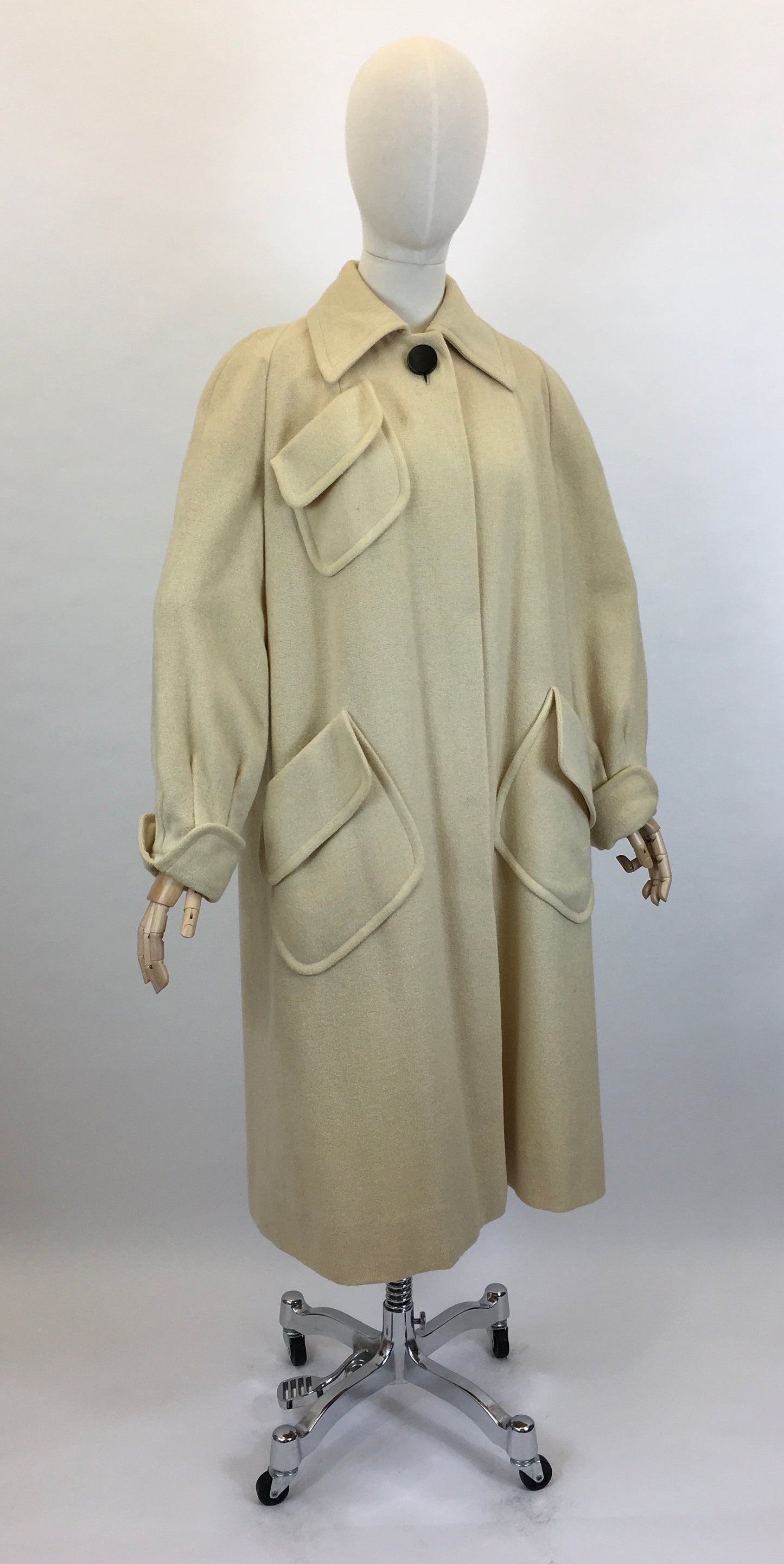 Original 1940’s STUNNING Cream Woollen Coat - With The Most Fabulous Shape & Detailing