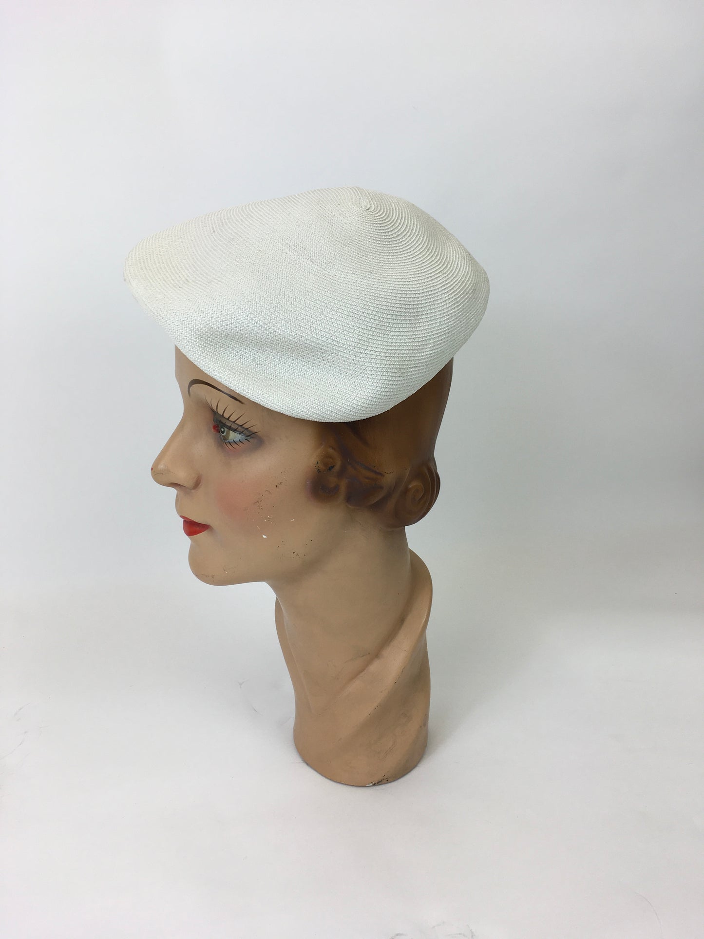 Original 1950’s Simple Yet elegant White Hat - For Chic 50’s Styling