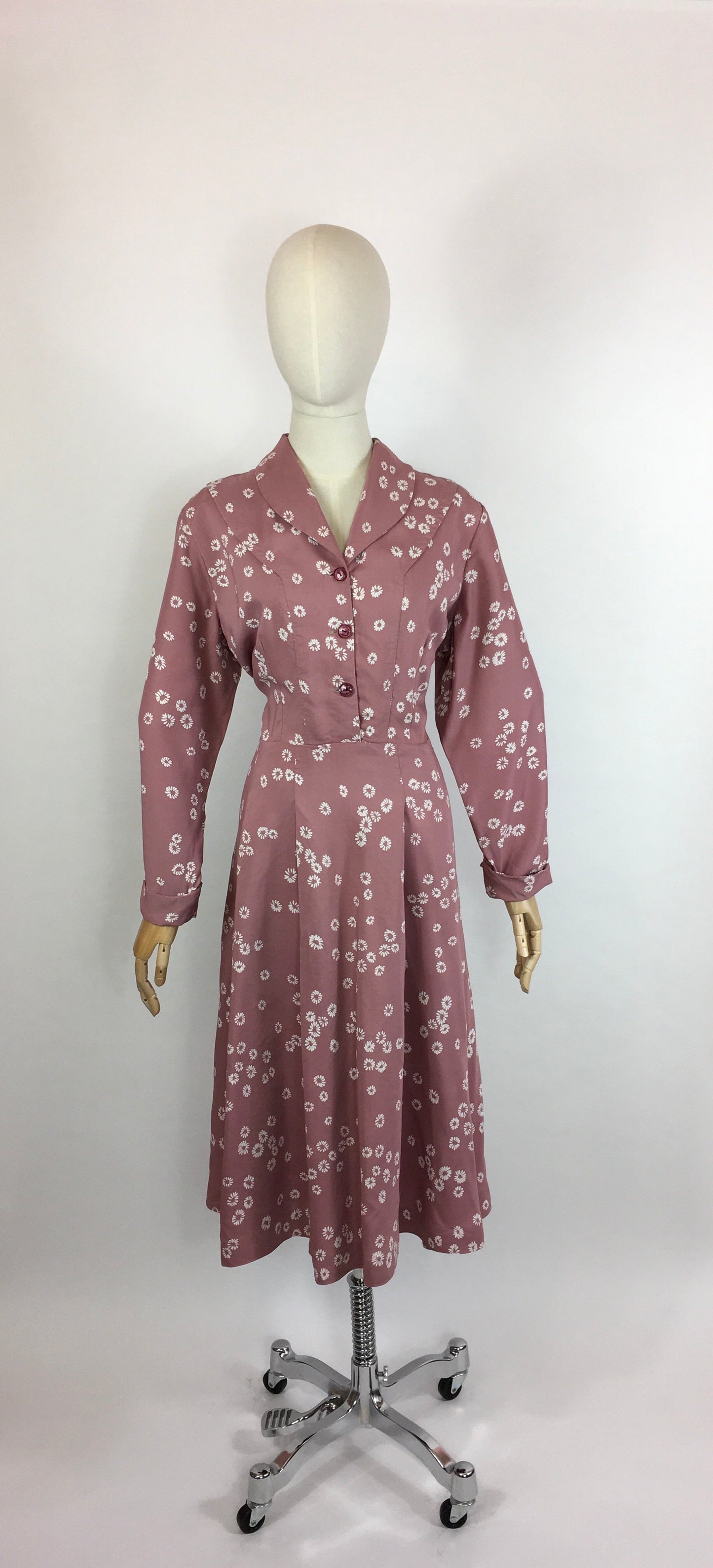 Original 1940s VOLUP Day Dress - In A Beautiful Dusky Rose Rayon with White Daisies