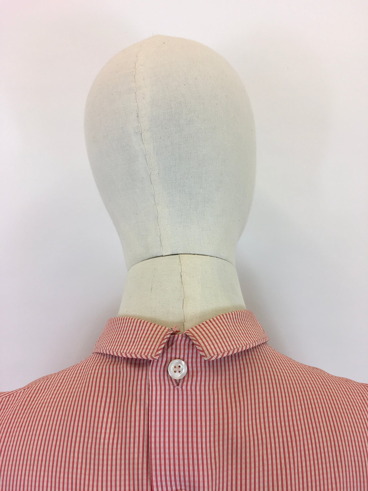 Original 1940’s Sweet Check Blouse - With Peter Pan Collar and Button Back Fastening Detailing