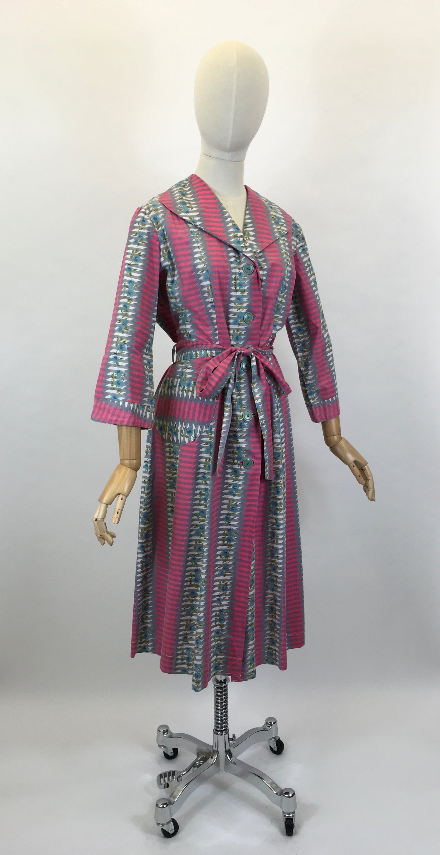 Original 1950’s Pretty Cotton Day Dress - In Bright Pinks, Blues & Greys