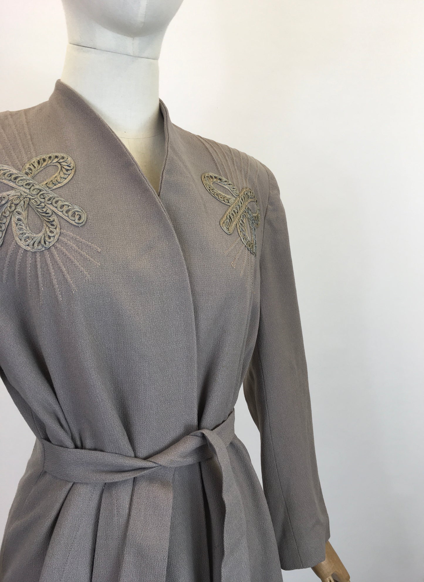 Original 1940's Sensational Woollen Crepe Coat - In Powdered Grey With Crewelwork Details