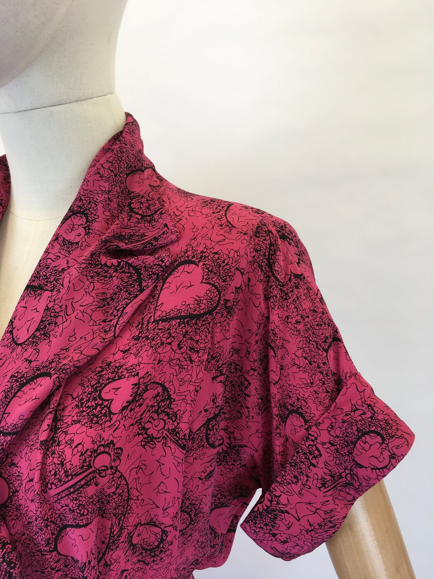 Original 1940s STUNNING Novelty Print Rayon Dress - Love Heart and key Illustrations In Rich Magenta and Black