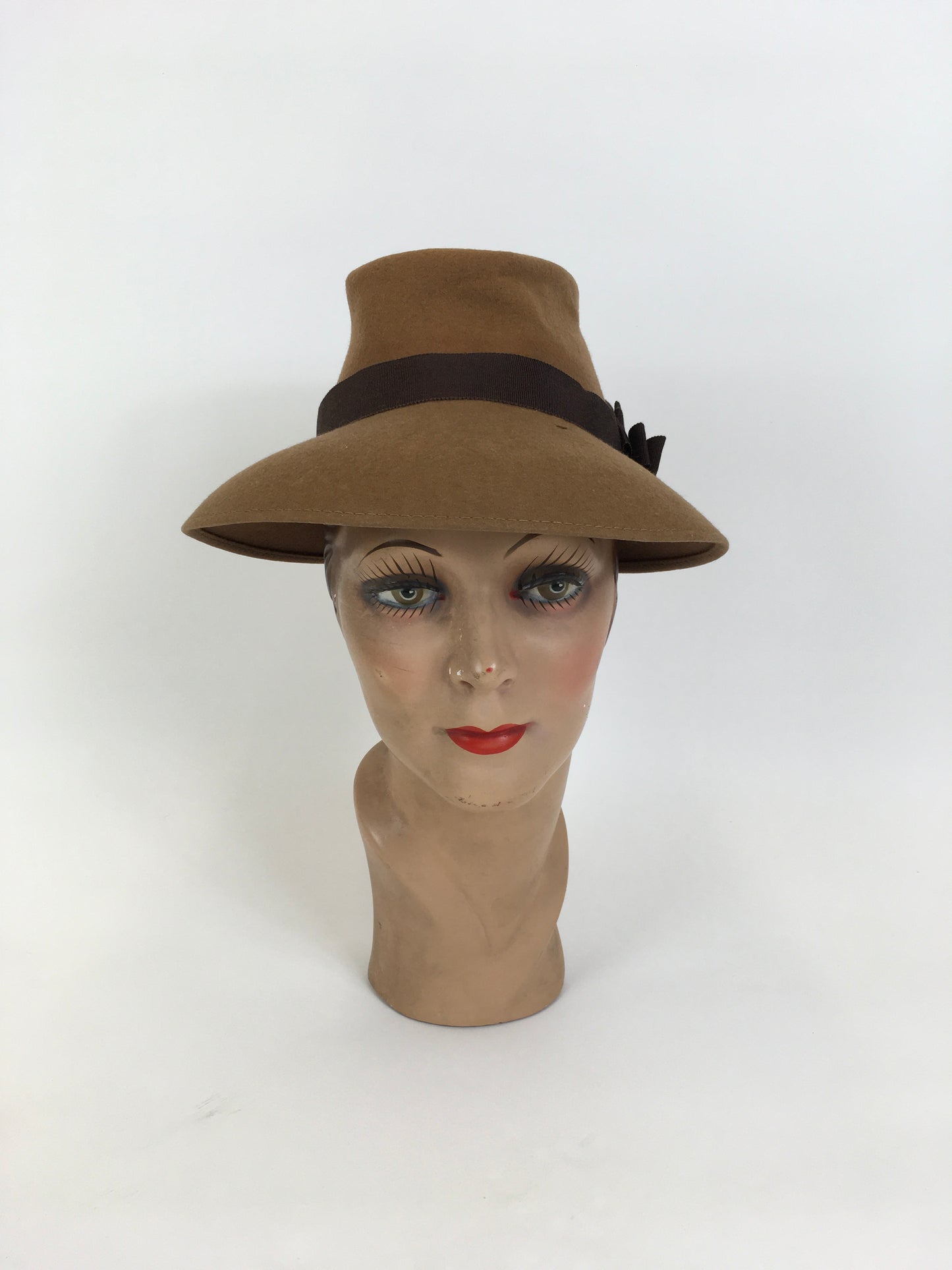 Original 1940's Beautiful Light Fawn Hat - Stamped ' Henry Pollack'