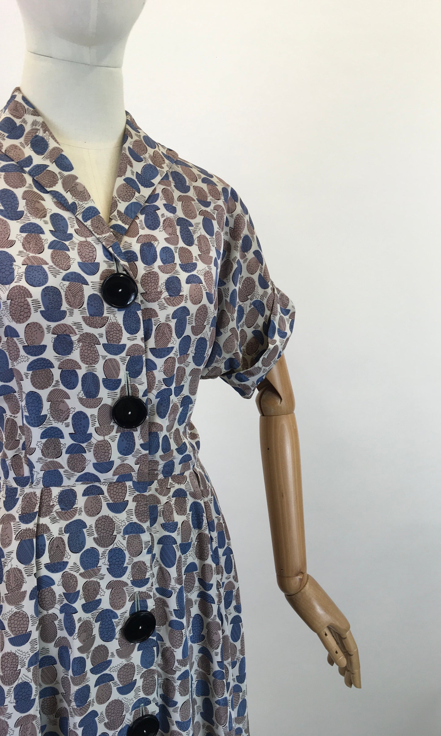 Original 1940's Stunning Novelty Print Crepe De Chine Dress - With Trees & Deer in Fawn & Airforce Blue