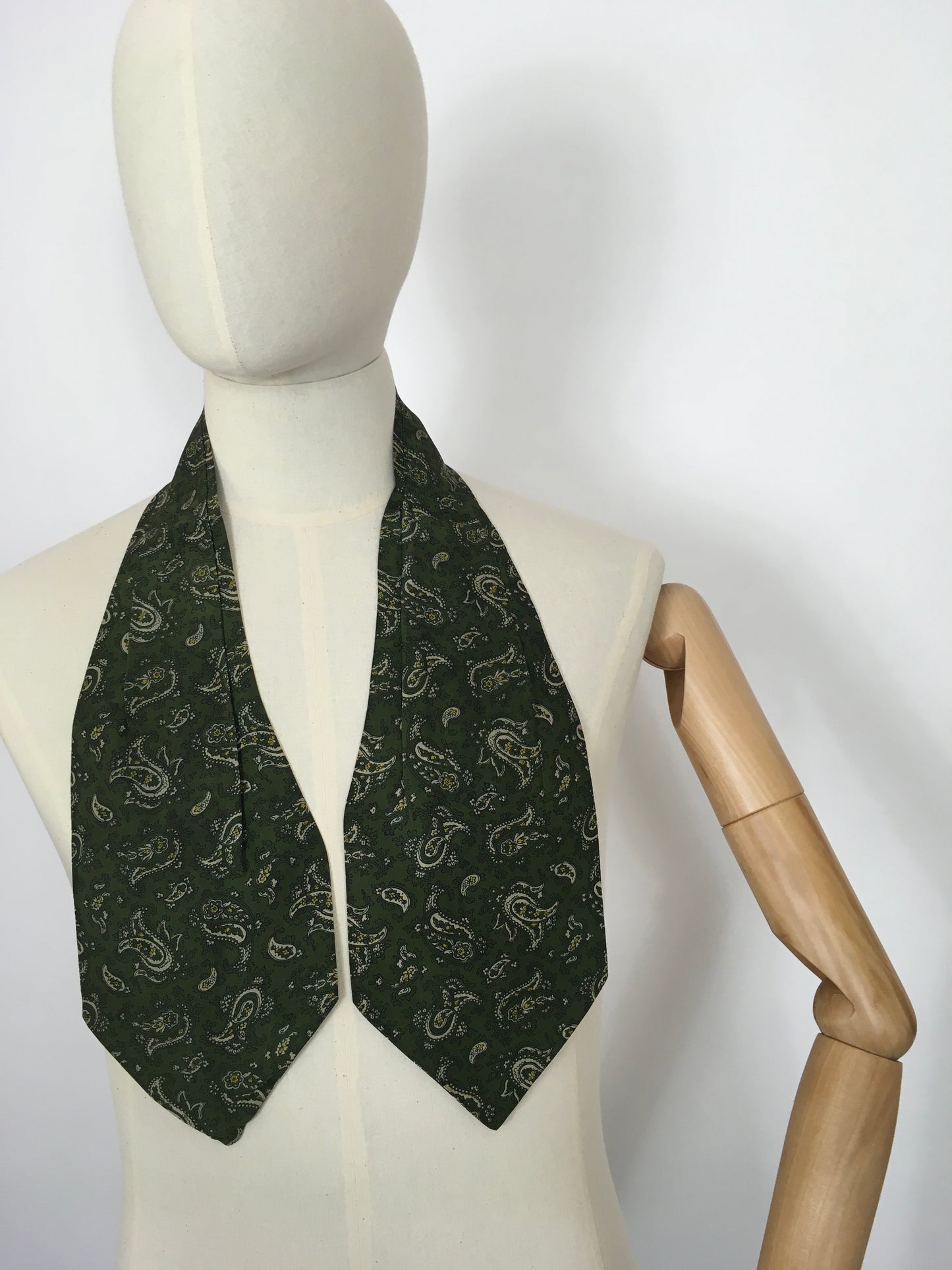 Original Men’s ‘ All Silk’ Cravat - In a Fabulous Forest Green with Cream and Yellow Paisley