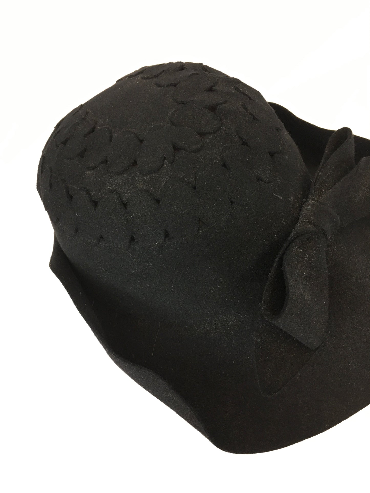 Original 1930’s Exquisite Black Hat with Cutwork Detailing & Bow - By ‘ Swan & Edgar Piccadilly ‘