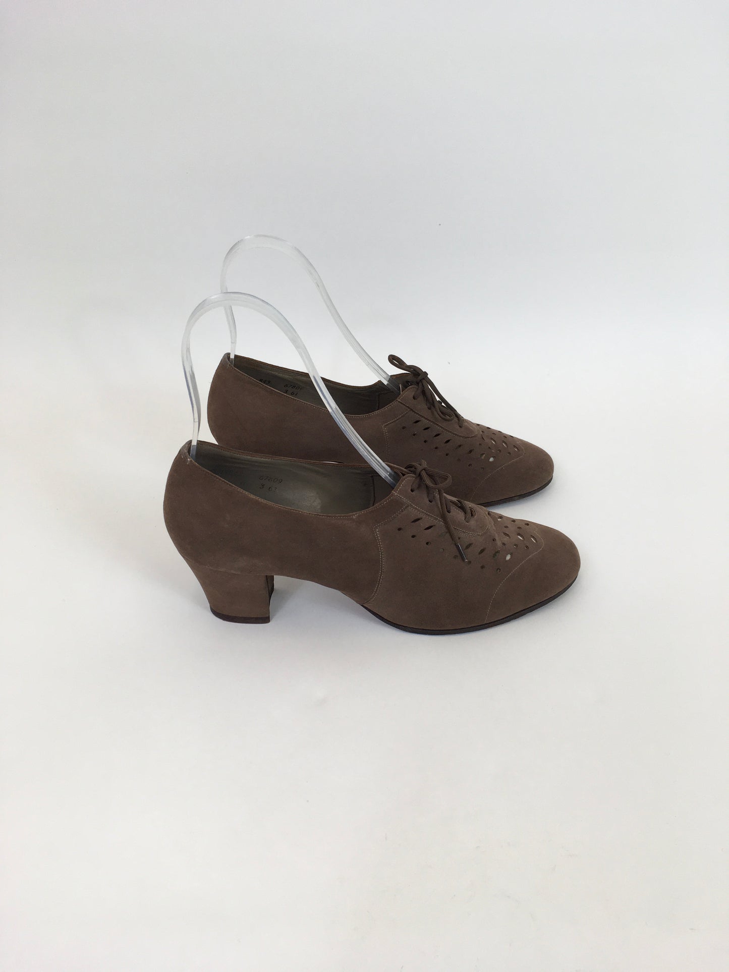 Original 1940's Darling Suede Lace Up Shoes - In A Soft Brown With Lovely Details (Approx Size UK 7)