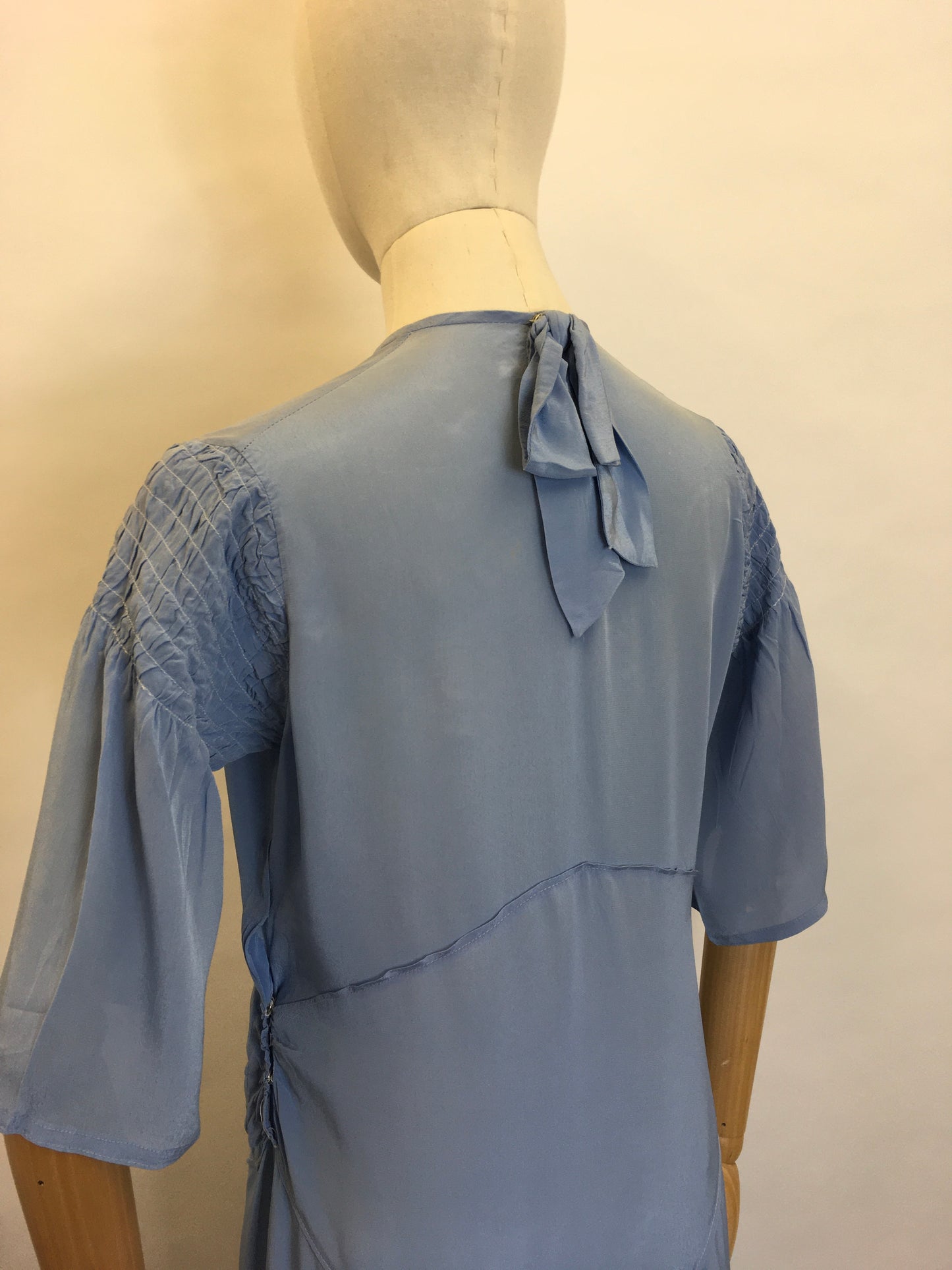 Original 1930's Exquisite Powder Blue Silk Dress - Fabulous Shirred Sleeve Detailing