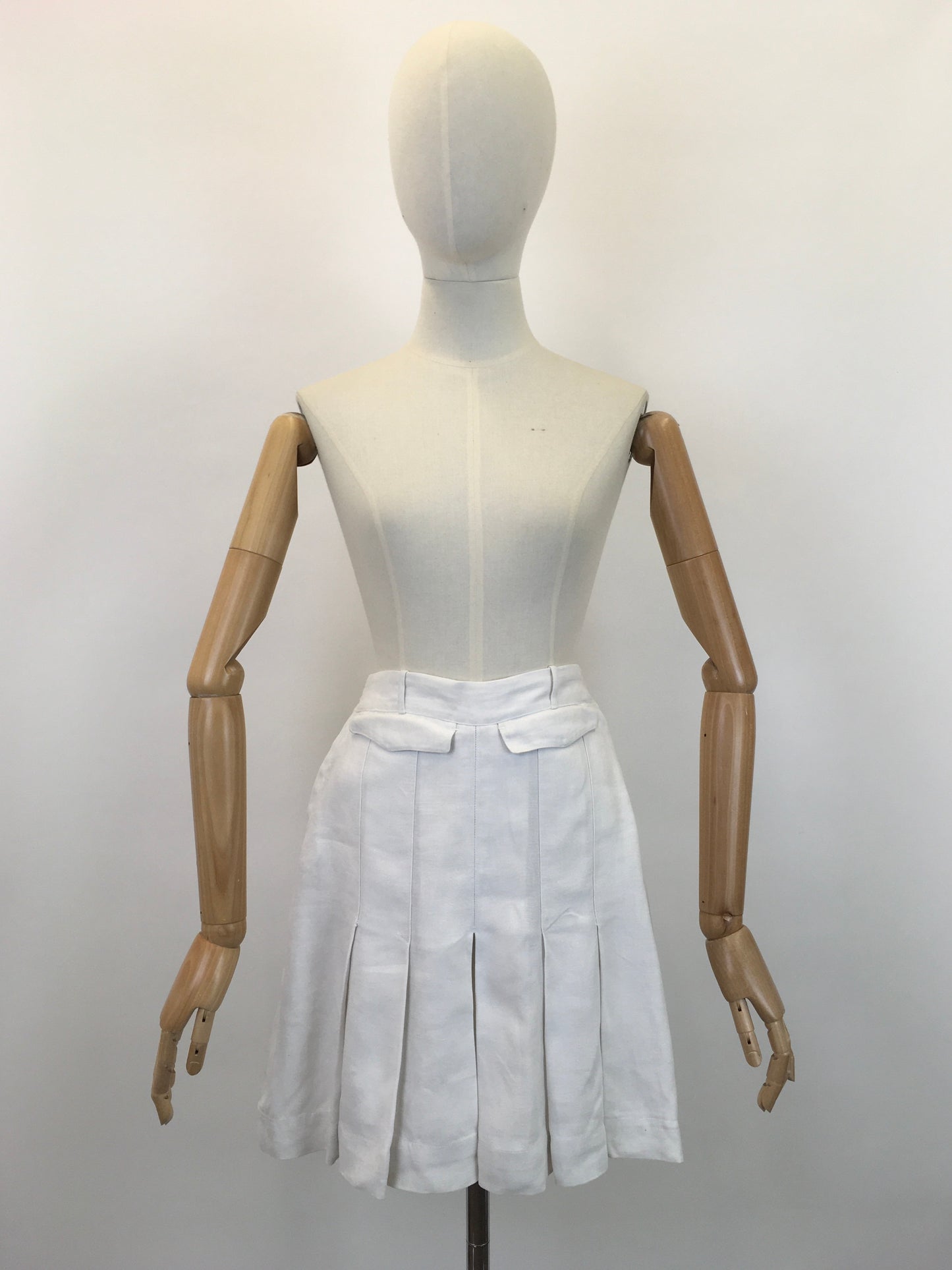 Original Fabulous 1930's Pleated Shorts - In White Linen