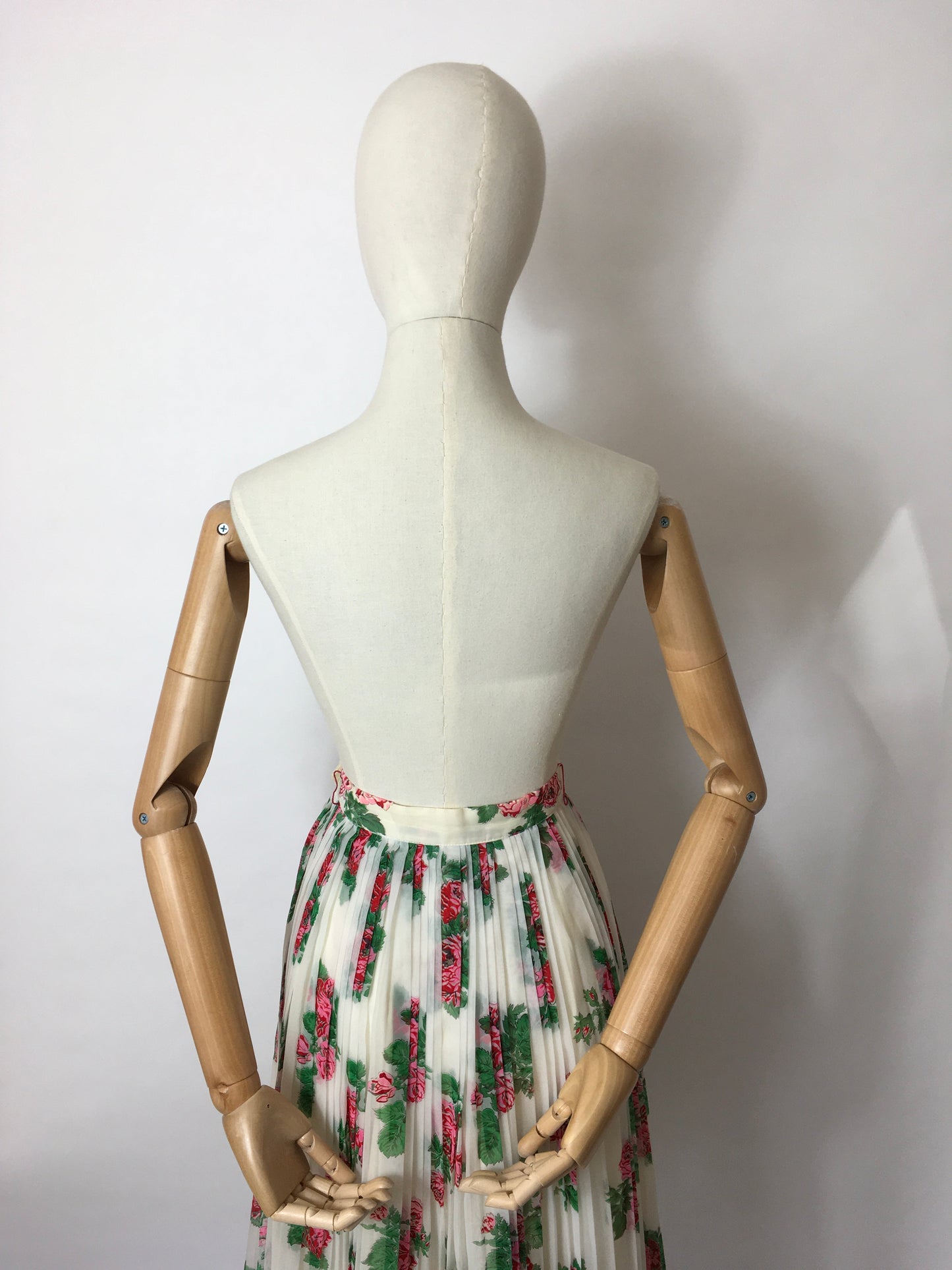 Original 1950’s Pleated Skirt - In A Darling Pink Floral